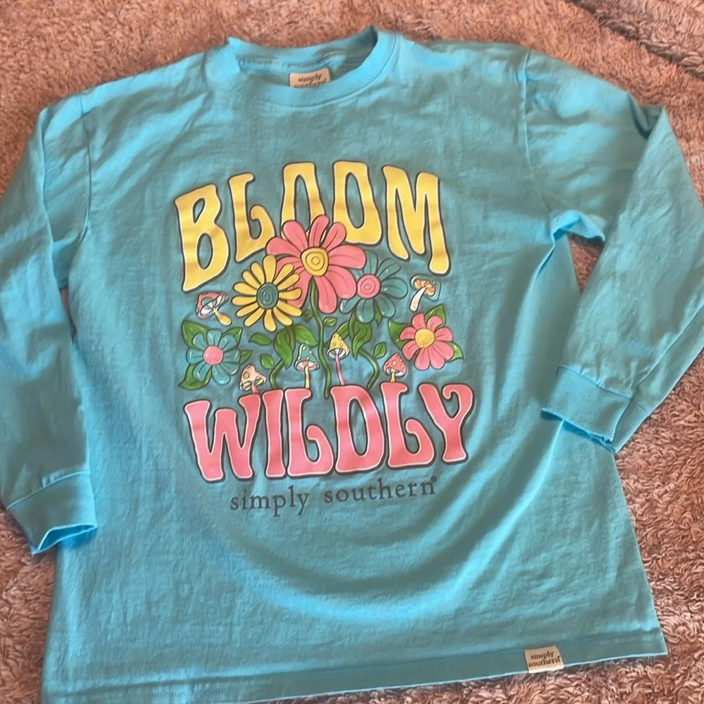 🔥$4/$20 SIMPLY SOUTHERN Girls Long Sleeve T Shirt - size Medium - Picture 2 of 9